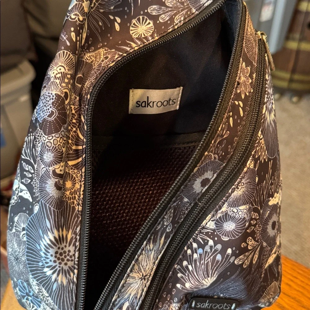 Sakroots On The Go Sling Backpack Eco Twill -color Mid Sea